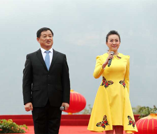 奋进在歌唱艺术征途上的王洪波教授